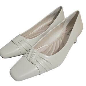 NEW Easy Street Square Toe Pumps Womens 10 Kitten Heel Bone Comfort Slip On